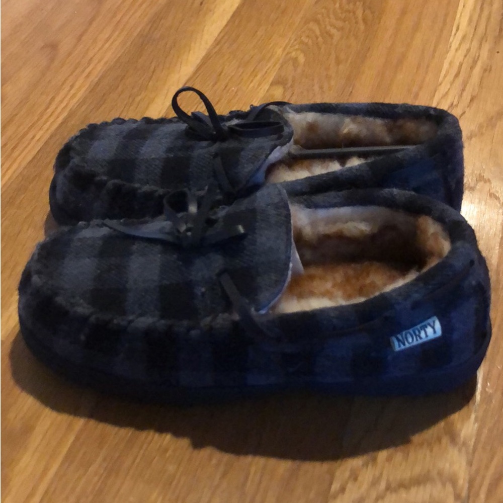 Kids Buffalo plaid norty slipper loafers. Size 2 kids